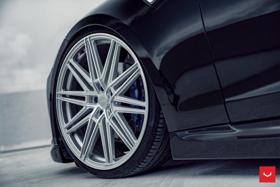 Колеса Tesla Model S P85+ on Vossen Wheels (CV10) 2019 года  (фото 9 из 14)